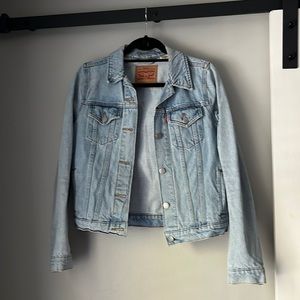 Womens Levi’s Jean jacket